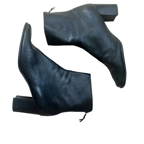 STUART WEITZMAN Black Leather Back Zip Ankle Booties Boots Made in Spain