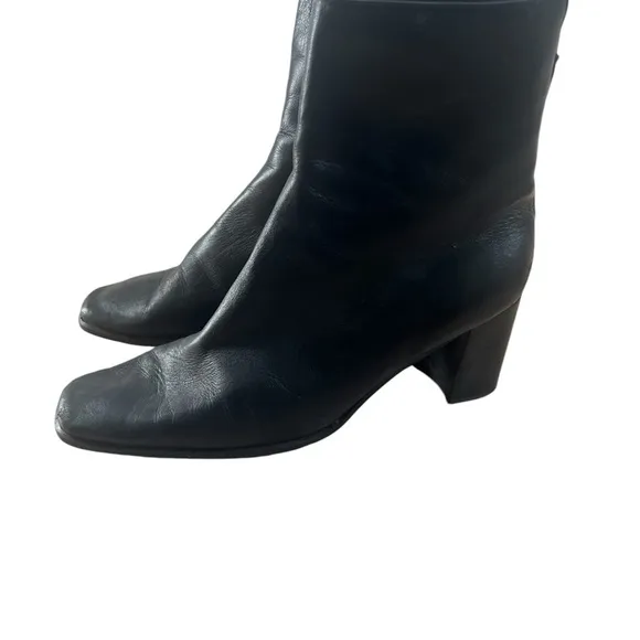 STUART WEITZMAN Black Leather Back Zip Ankle Booties Boots Made in Spain