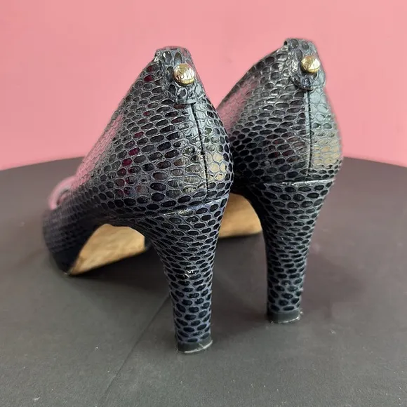 Stuart WEITZMAN Black Leather Reptile Peep Toe Pumps