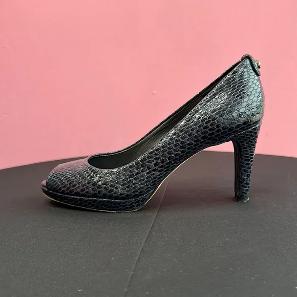 Stuart WEITZMAN Black Leather Reptile Peep Toe Pumps