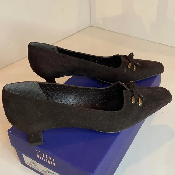 Stuart Weitzman Chocolate Brown Pierced Suede 1.5” Kitten Heel pumps BNIB 9N