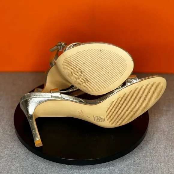 Stuart Weitzman Dancer Twistie 75 Leather Sandal Light Gold ish Silver Size 6