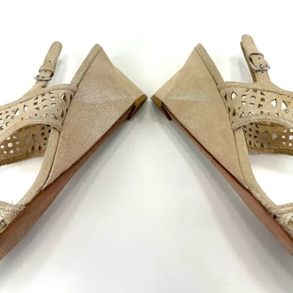 STUART WEITZMAN GOLD METALLIC LASER CUT LEATHER W / STUDS OPEN TOE SANDALS PUMPS