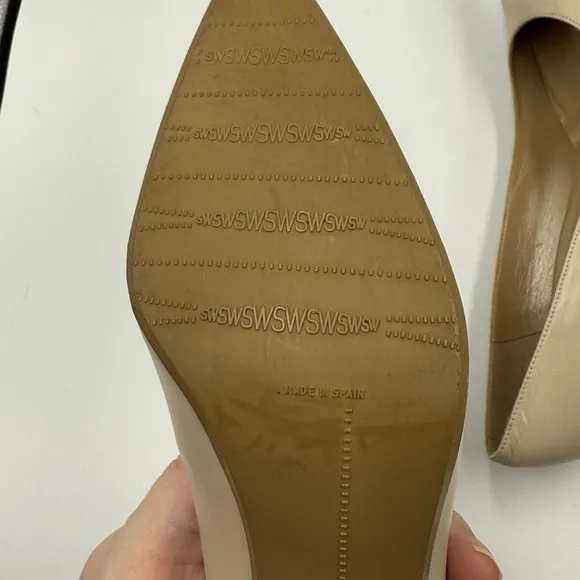 Stuart Weitzman Nude Tan Beige leather pumps shoes heels Sz 8 N pointed toe