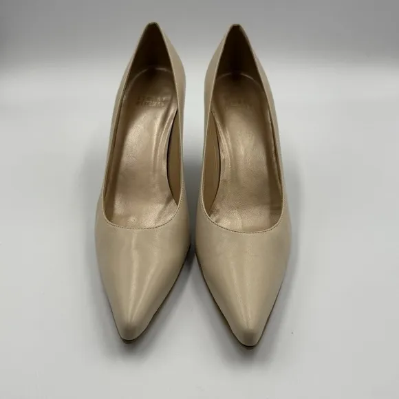 Stuart Weitzman Nude Tan Beige leather pumps shoes heels Sz 8 N pointed toe