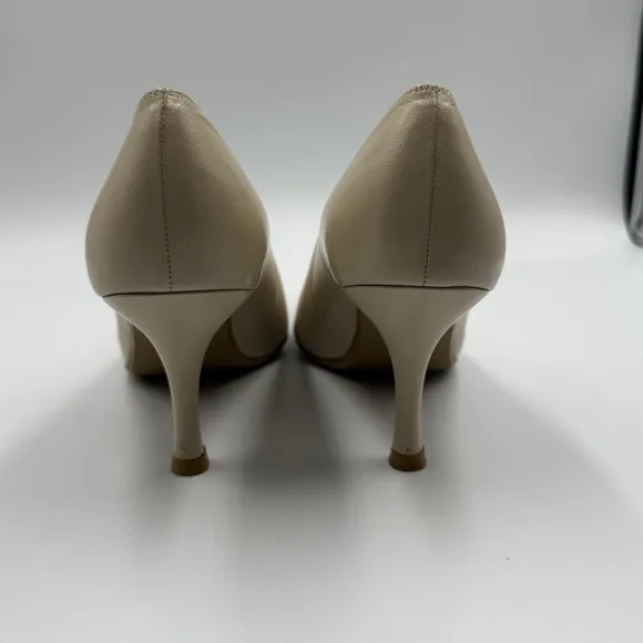Stuart Weitzman Nude Tan Beige leather pumps shoes heels Sz 8 N pointed toe