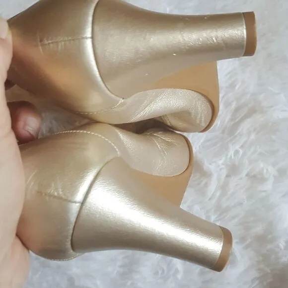 Stuart Weitzman Vintage Heels Pumps Gold Elastic Top Trim Block Heel Size 7.5