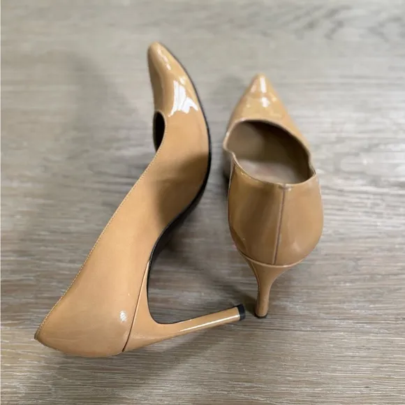 STUART WEITZMAN Women's Beige Patent pointed toe Leather heels shoes Pumps 8