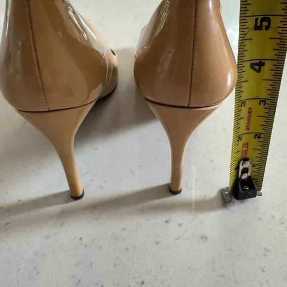 STUART WEITZMAN Women's Beige Patent pointed toe Leather heels shoes Pumps 8
