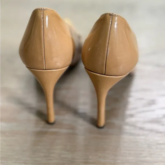 STUART WEITZMAN Women's Beige Patent pointed toe Leather heels shoes Pumps 8