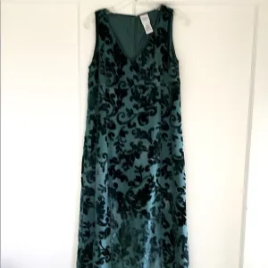 Stunning Garnet Hill Deep Green Velvet Dress. Fully Lined. Size 6