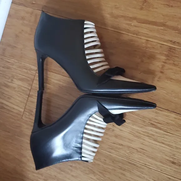 Taccetti Elegant Black and Cream Cut Outs Women's Heels/ Ankle boots 39 1/2
