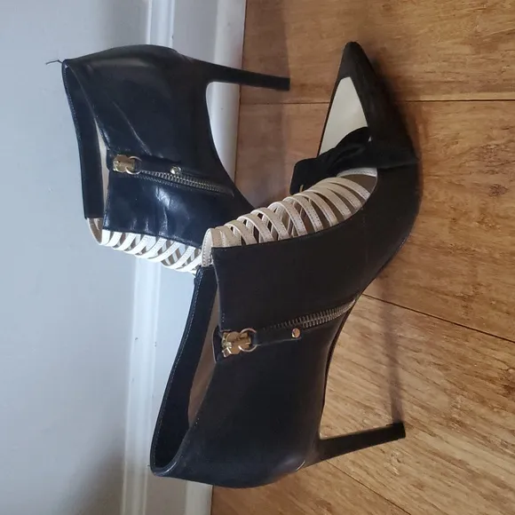 Taccetti Elegant Black and Cream Cut Outs Women's Heels/ Ankle boots 39 1/2