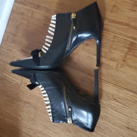 Taccetti Elegant Black and Cream Cut Outs Women's Heels/ Ankle boots 39 1/2