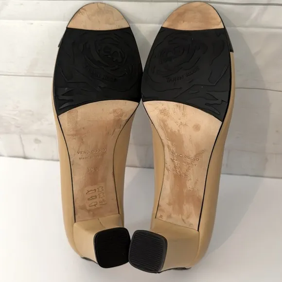 Tayrn Rose Size U.S. 8.5 Elegant Two-Tone Leather Spectator Pumps Made in Italy