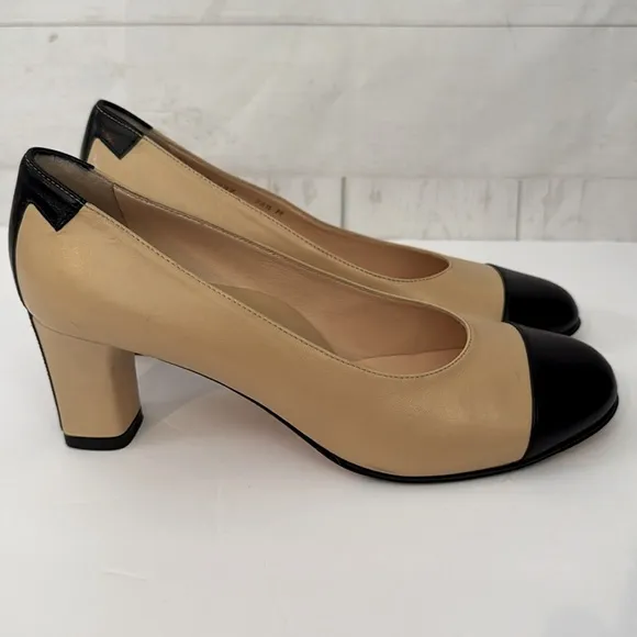 Tayrn Rose Size U.S. 8.5 Elegant Two-Tone Leather Spectator Pumps Made in Italy