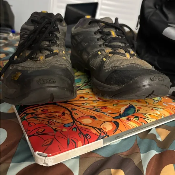 The North Face Men's Black and Yellow Shoes
