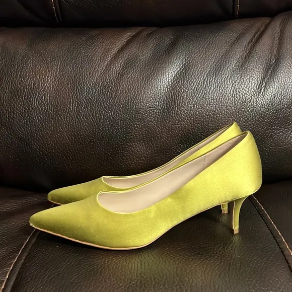 Theory women’s silk city 55 pump heels NEW