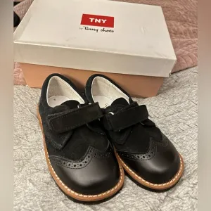 TNY by Tinny Shoes. Boys dress shoes.  8.5 NIB