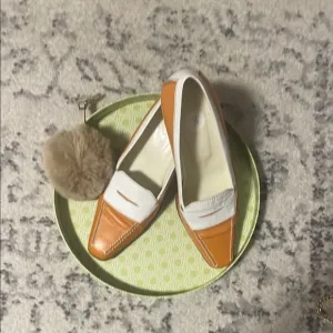 TODDS Italian Leather Dress Shoe Size 8, classy and elegant good shape