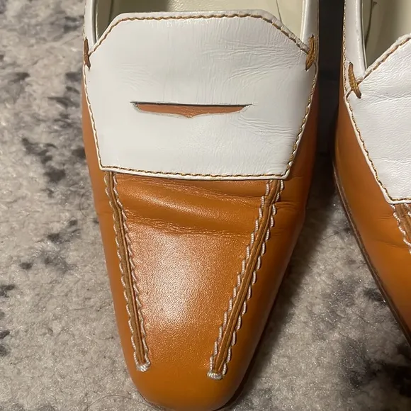 TODDS Italian Leather Dress Shoe Size 8, classy and elegant good shape