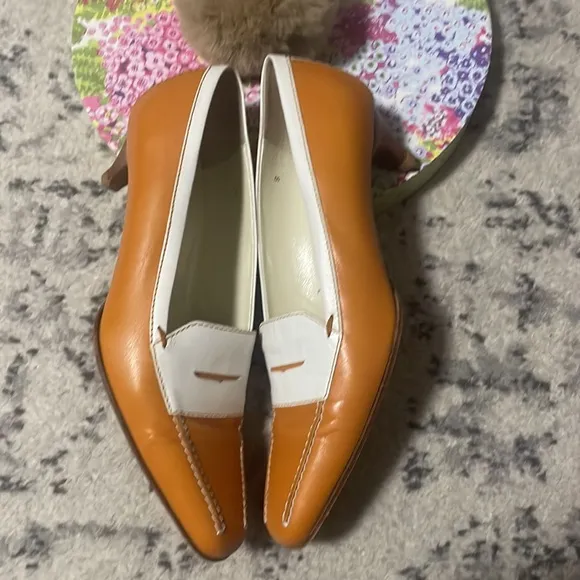 TODDS Italian Leather Dress Shoe Size 8, classy and elegant good shape