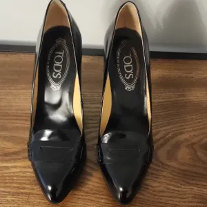 TOD'S Women's Black Leather Pumps