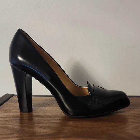 TOD'S Women's Black Leather Pumps