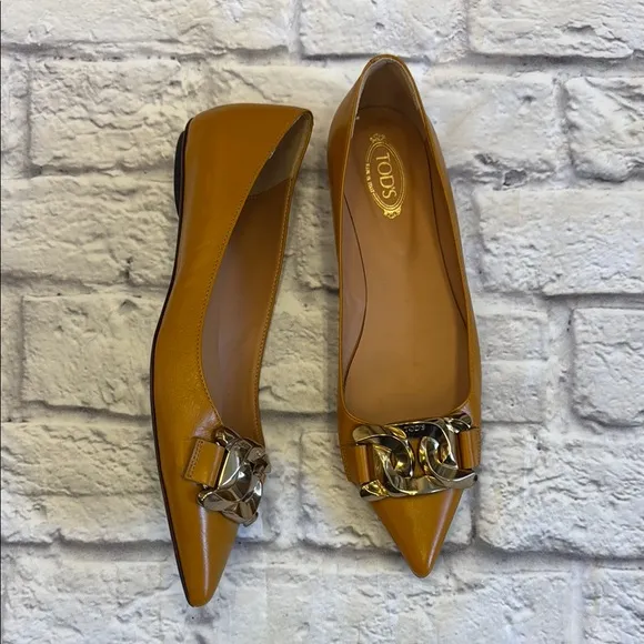 Tod's Women's Tan Leather Flats