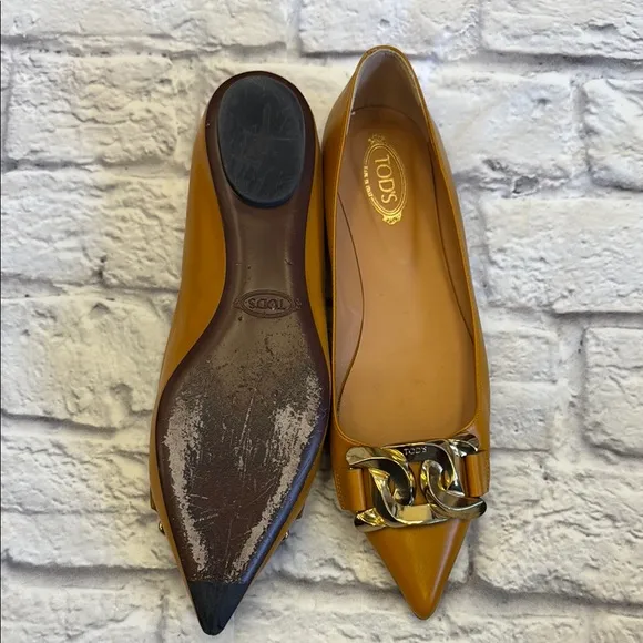 Tod's Women's Tan Leather Flats