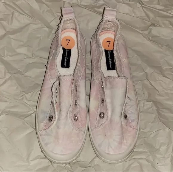 Tommy Bahama Tie Dye Shoes