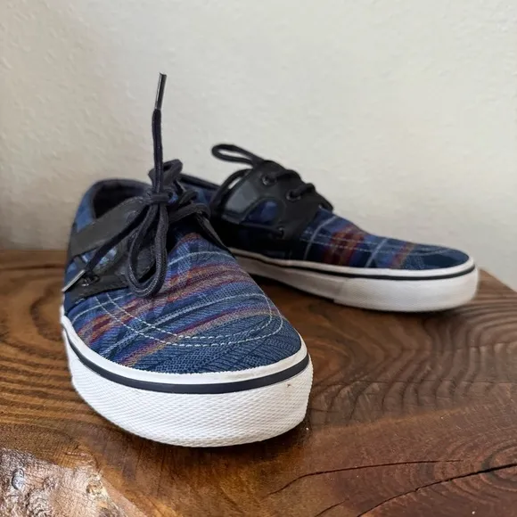 Tommy Bahama X Pendleton Stripe Breaker Lace-Up Shoes Size Very EUC 7 Mens