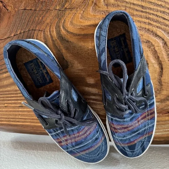 Tommy Bahama X Pendleton Stripe Breaker Lace-Up Shoes Size Very EUC 7 Mens