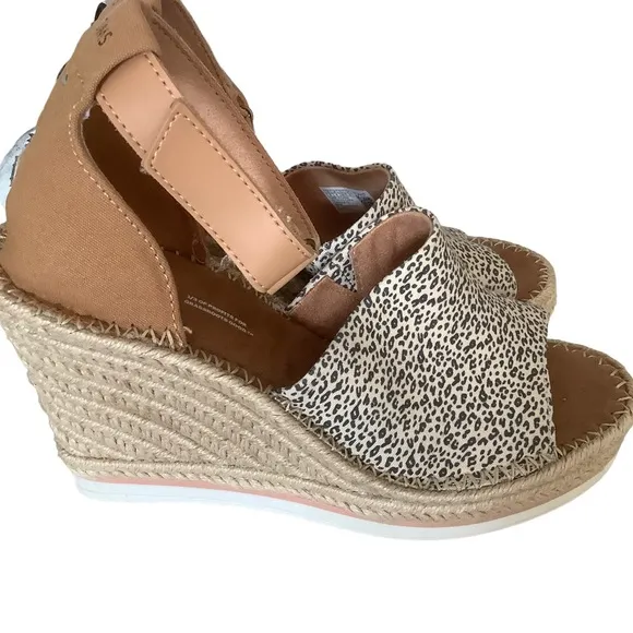 Toms Marisol natural leopard wedge heel open toe ankle strap sandals size 8