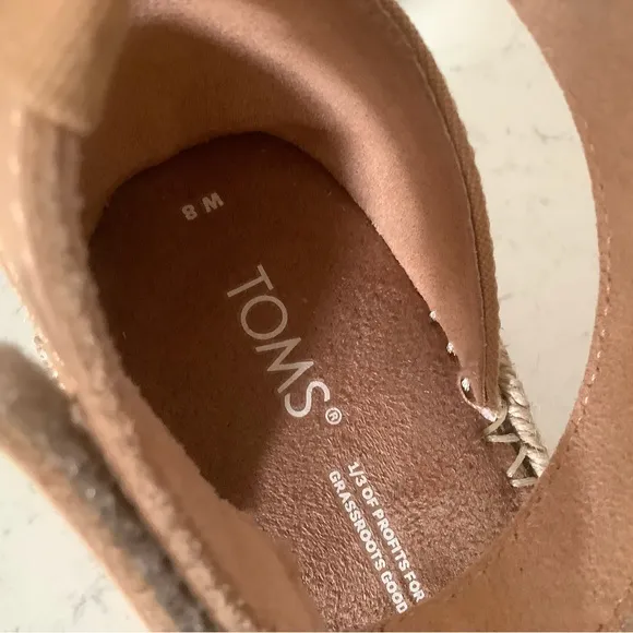 Toms Marisol natural leopard wedge heel open toe ankle strap sandals size 8