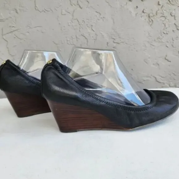 Tory Burch Black Leather Wedge Pumps Womens 9.5 Shoes Gold Logo on Heel