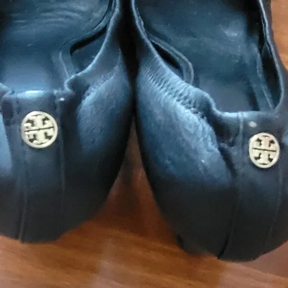 Tory Burch Black Leather Wedge Pumps Womens 9.5 Shoes Gold Logo on Heel
