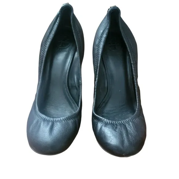 Tory Burch Black Leather Wedge Pumps Womens 9.5 Shoes Gold Logo on Heel