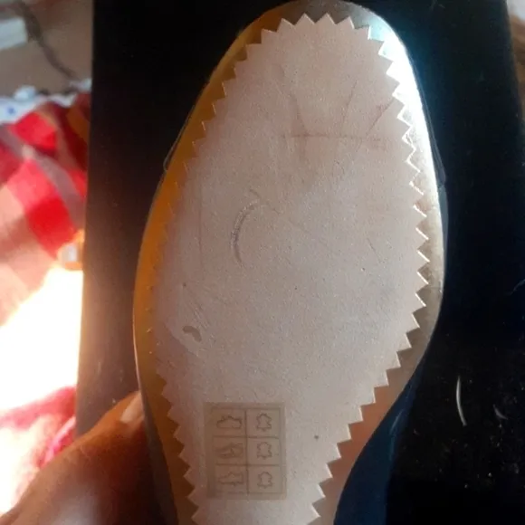 Tory Burch Black Patent Cap Shoes