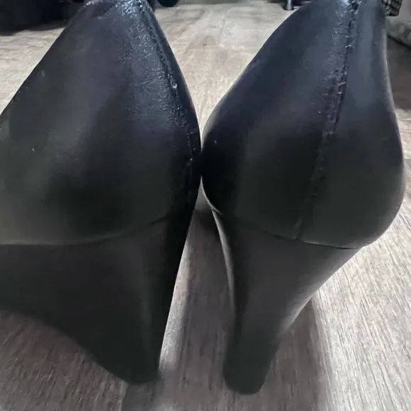 Tory Burch Black Peep-Toe Women's Shoes 7M