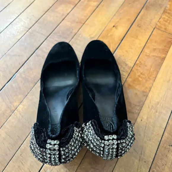 Tory Burch Josephine black velvet pumps rhinestone bow shoes