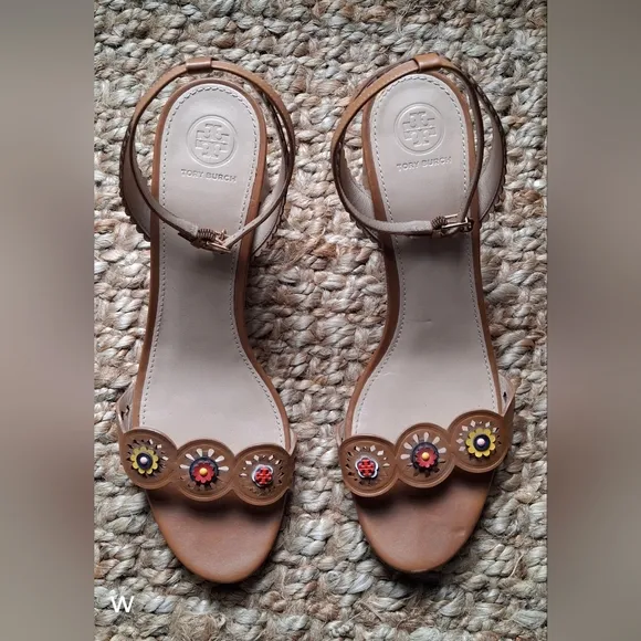 Tory burch marguerite leather lasercut accents low hill sandals size 10