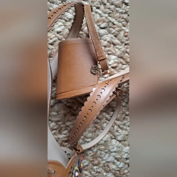 Tory burch marguerite leather lasercut accents low hill sandals size 10