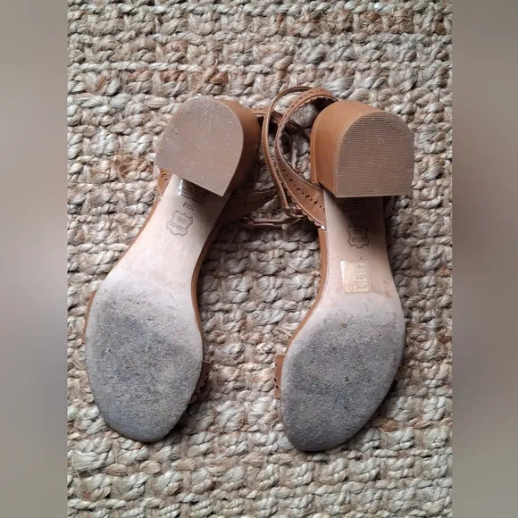 Tory burch marguerite leather lasercut accents low hill sandals size 10