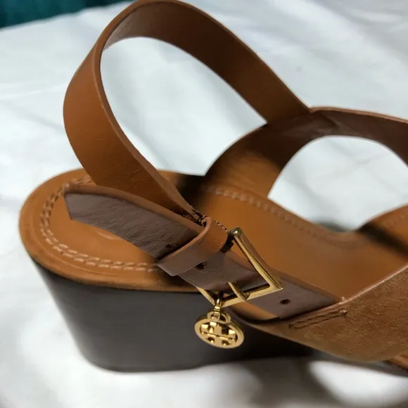 Tory Burch womens 8.5 mini Benton wedge strappy sandals cognac leather buckle