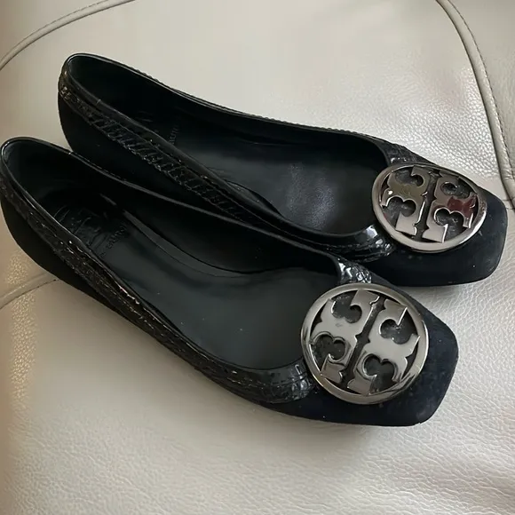 Tory Burch Womens Square Toe Black Suede Patent Logo Ballet Flats Shoes Sz 6 1/2