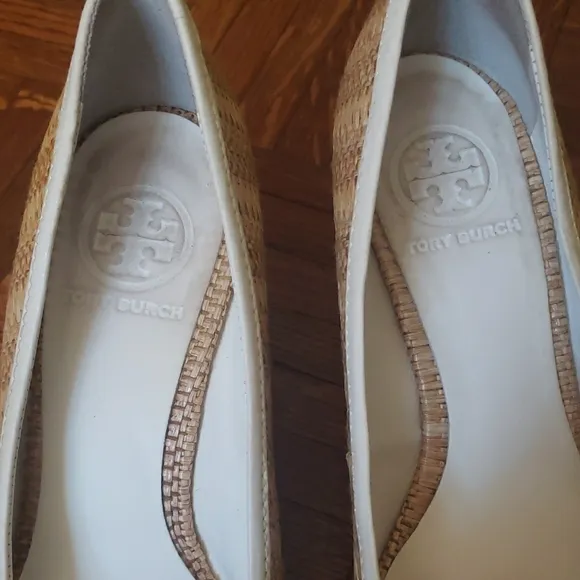 Tory Burch Women's Tan Woven Flats