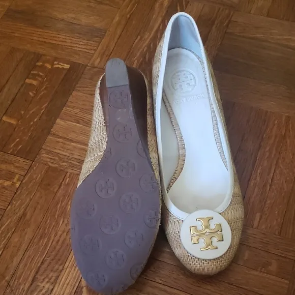 Tory Burch Women's Tan Woven Flats