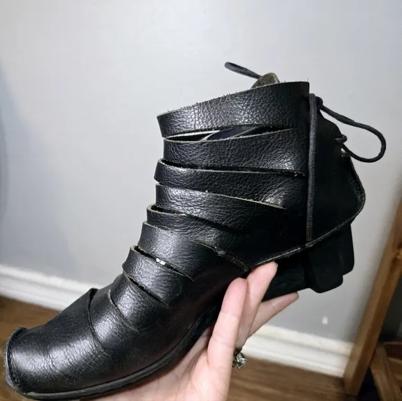 Trippen Elegant Black Leather Ankle Boots Size 9