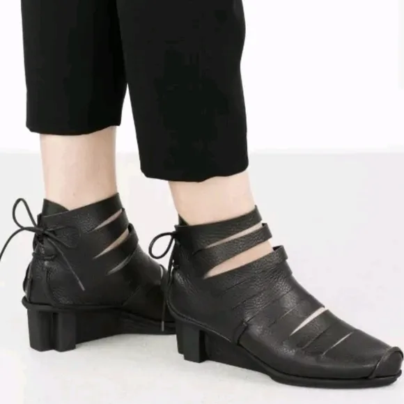 Trippen Elegant Black Leather Ankle Boots Size 9